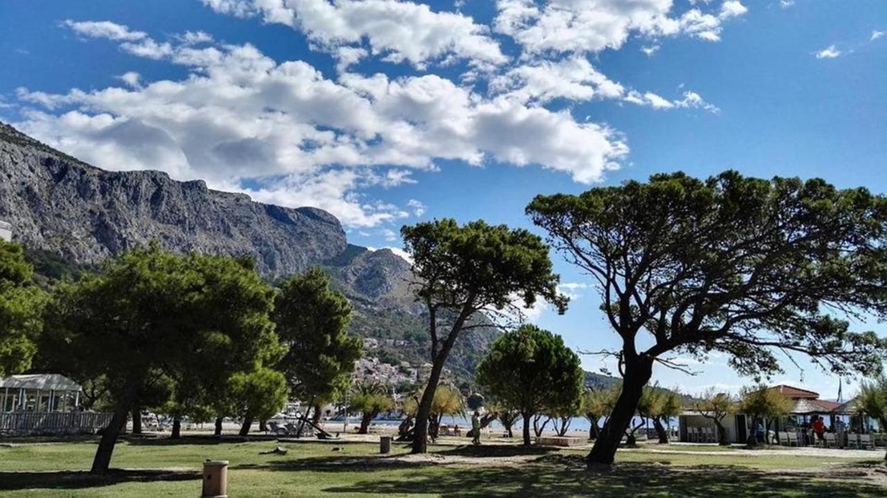 Villa Mama - Traditional Apartments In Omis, Free Parking Экстерьер фото