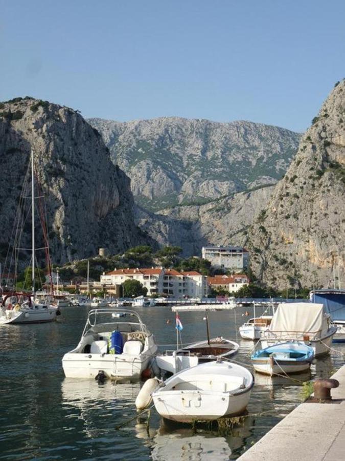 Villa Mama - Traditional Apartments In Omis, Free Parking Экстерьер фото