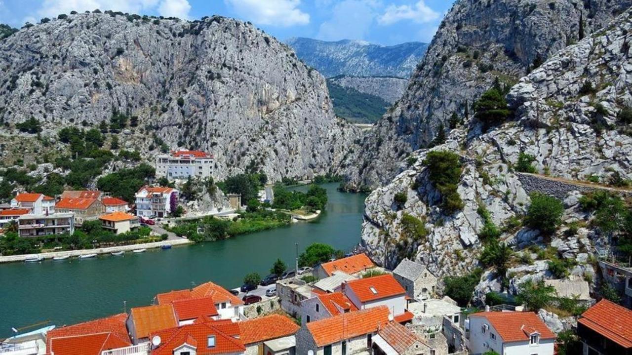 Villa Mama - Traditional Apartments In Omis, Free Parking Экстерьер фото
