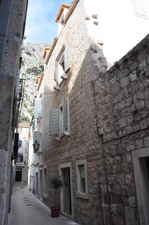 Villa Mama - Traditional Apartments In Omis, Free Parking Экстерьер фото