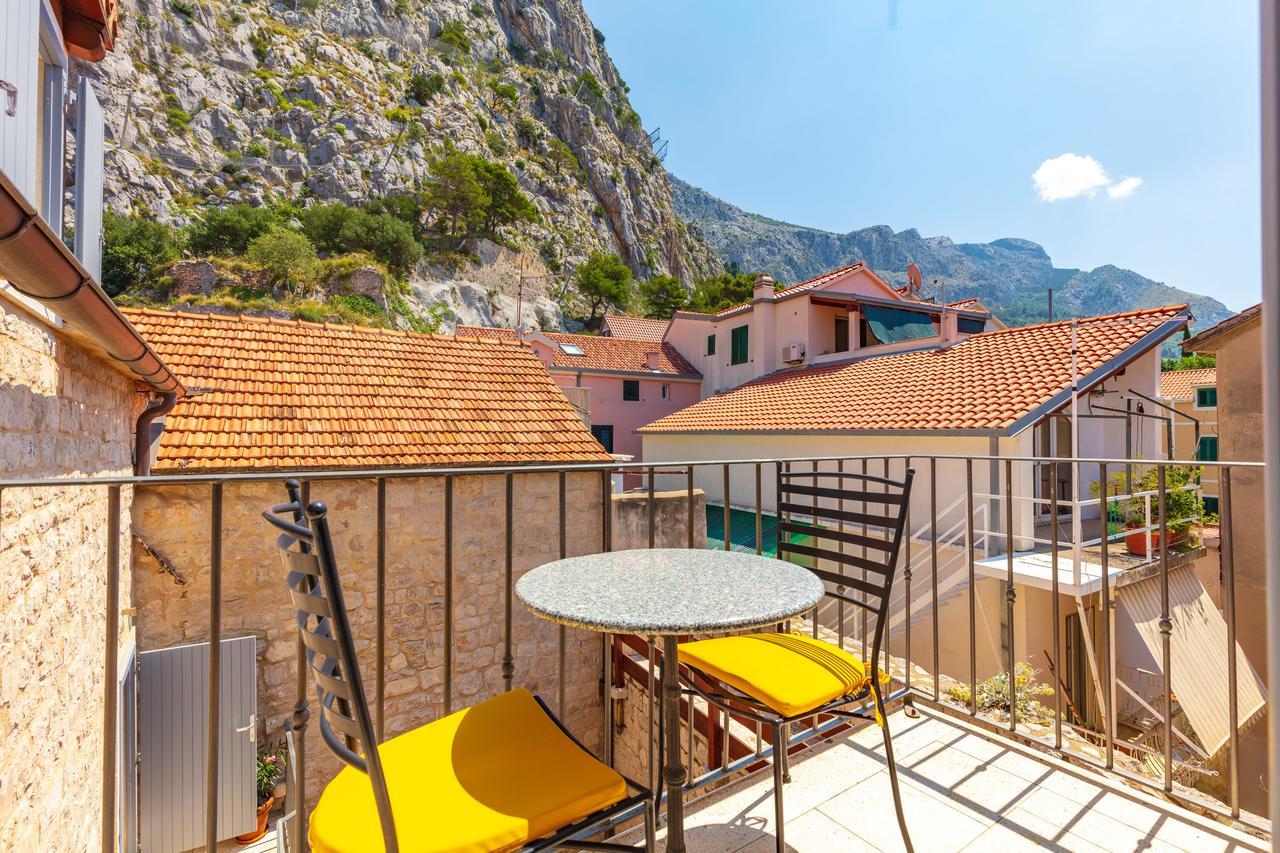 Villa Mama - Traditional Apartments In Omis, Free Parking Экстерьер фото
