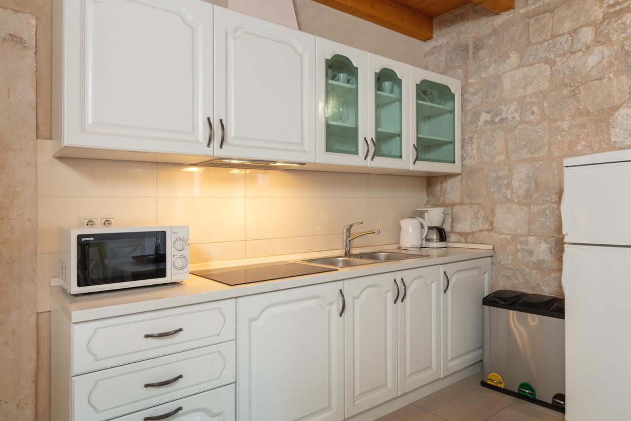 Villa Mama - Traditional Apartments In Omis, Free Parking Экстерьер фото