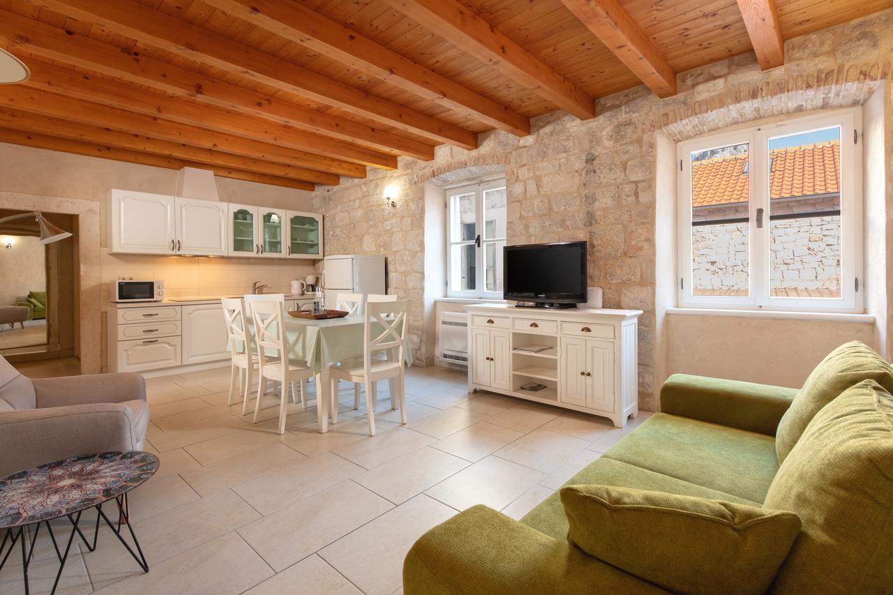 Villa Mama - Traditional Apartments In Omis, Free Parking Экстерьер фото