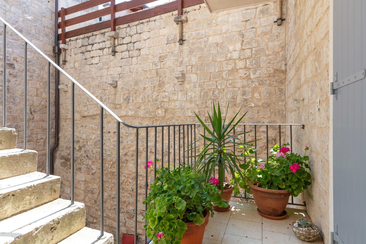 Villa Mama - Traditional Apartments In Omis, Free Parking Экстерьер фото