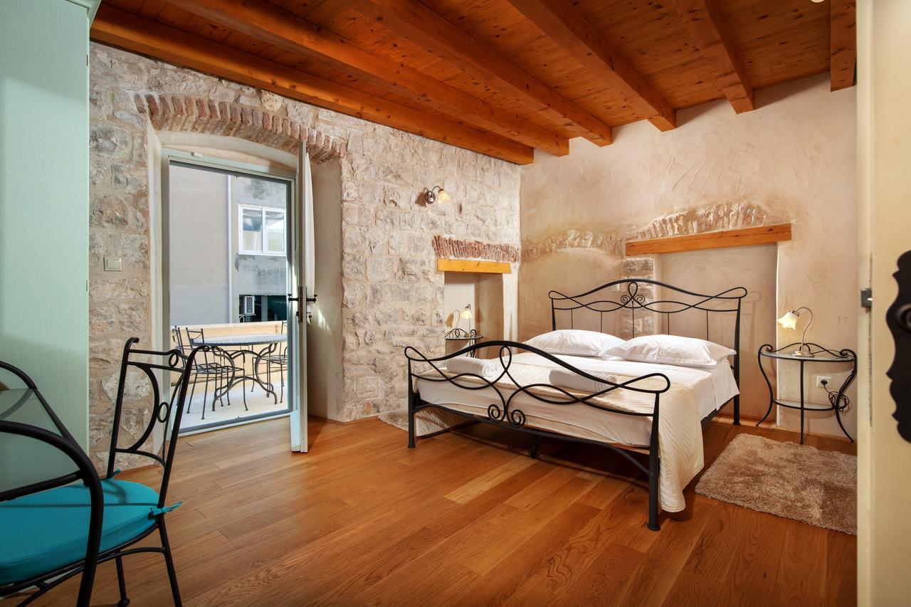 Villa Mama - Traditional Apartments In Omis, Free Parking Экстерьер фото