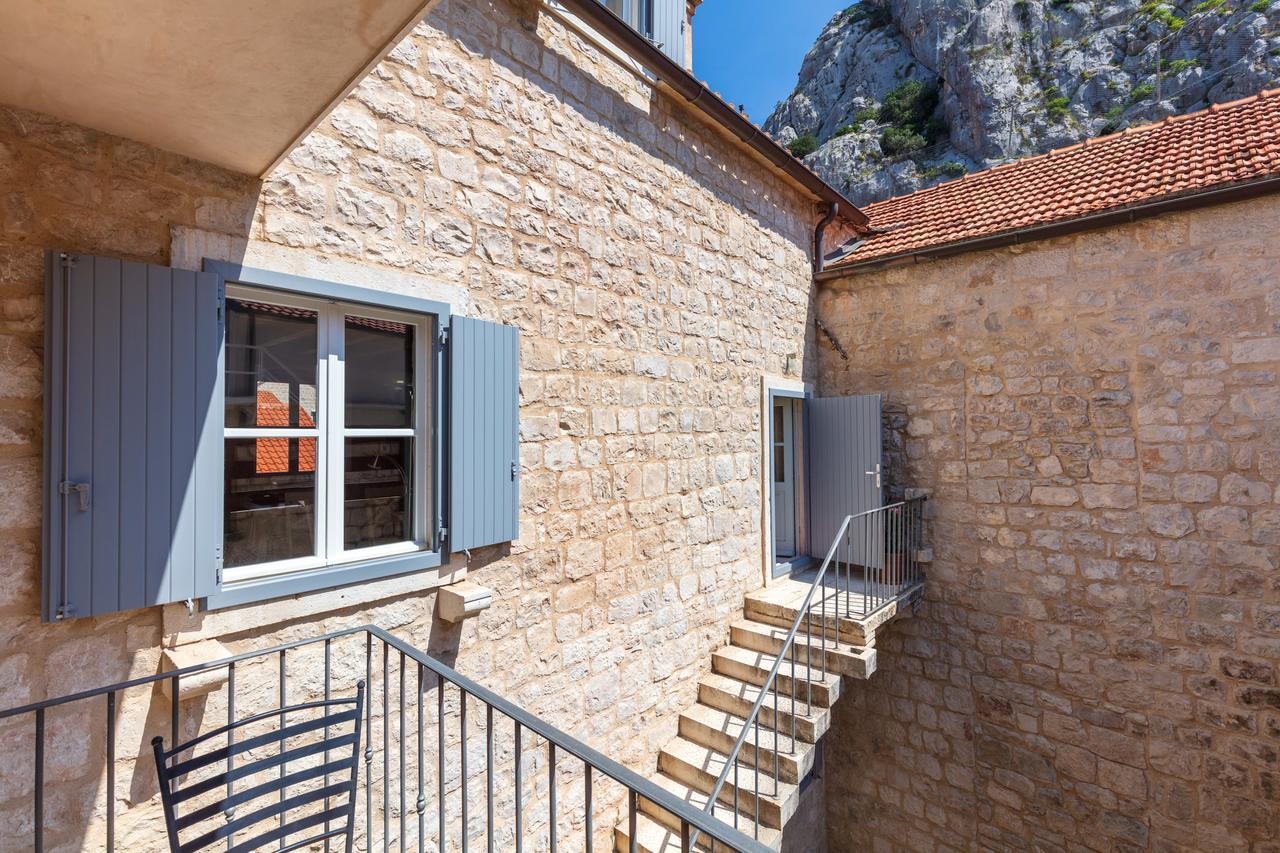 Villa Mama - Traditional Apartments In Omis, Free Parking Экстерьер фото